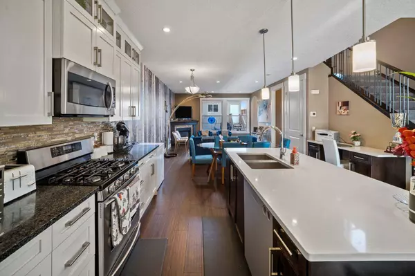 4410 17 AVE NW, Calgary, AB T3B 0N8