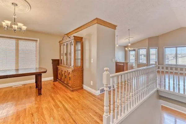 180 Hidden Vale Close NW, Calgary, AB T3A 5C7