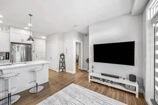 8355 19 AVE SW #403, Calgary, AB T3H 6G3