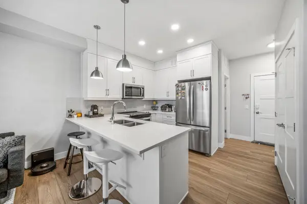 8355 19 AVE SW #403, Calgary, AB T3H 6G3