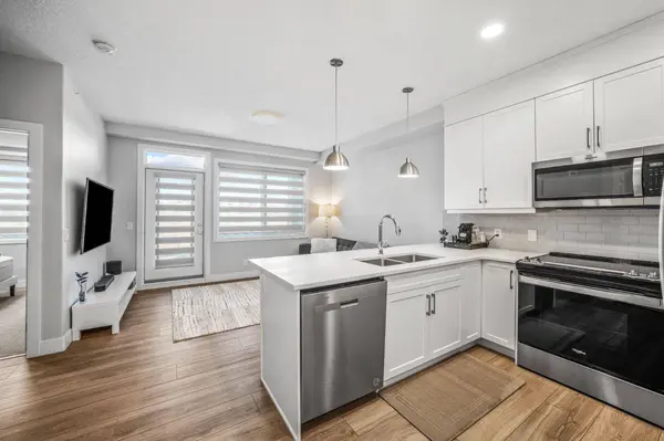 8355 19 AVE SW #403, Calgary, AB T3H 6G3