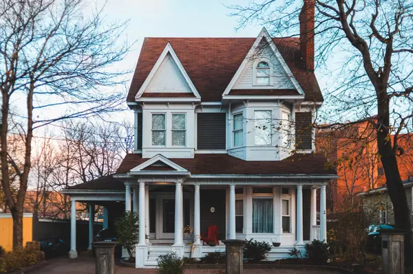 Thinking of Selling Your Home? Here Are 4 Key Things to Consider First
