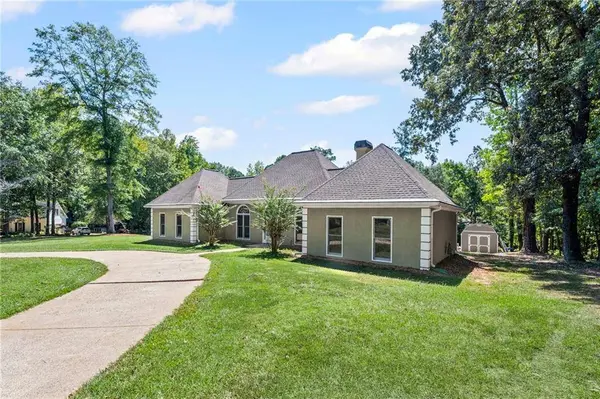 75 Tomahawk DR, Sharpsburg, GA 30277