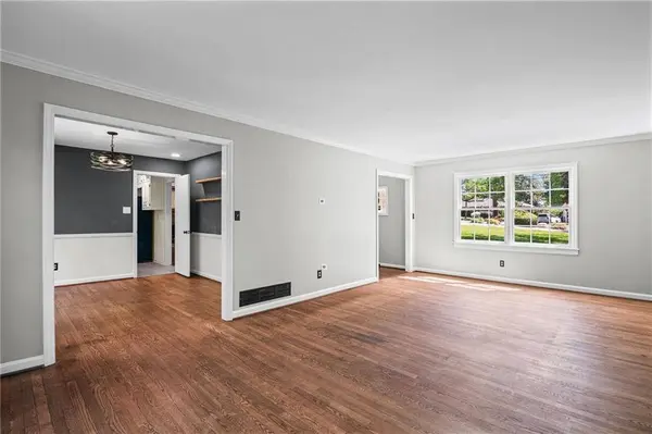 125 Jade Cove DR, Roswell, GA 30075