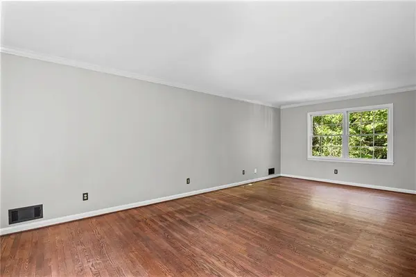 125 Jade Cove DR, Roswell, GA 30075