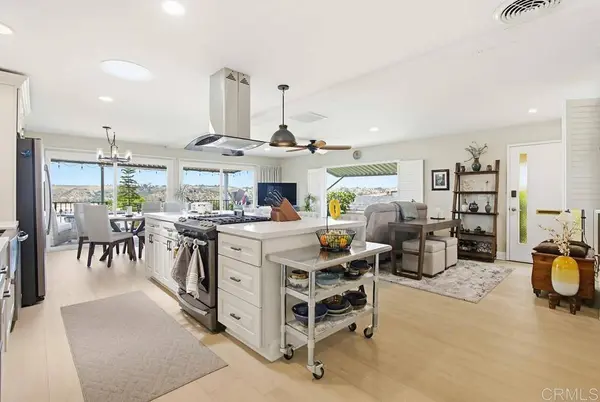 5016 Old Cliffs RD, San Diego, CA 92120