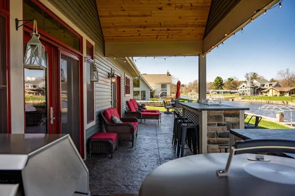 W4150 Big Oak Drive, Mauston, WI 53948