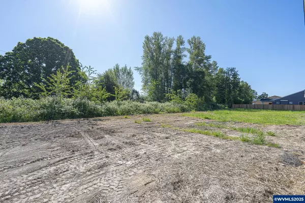 714 Tigerlily St, Silverton, OR 97381