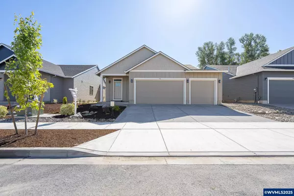 714 Tigerlily St, Silverton, OR 97381