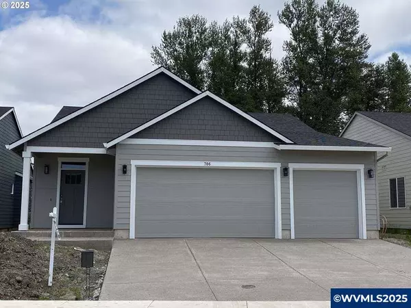 706 Tigerlily St, Silverton, OR 97381