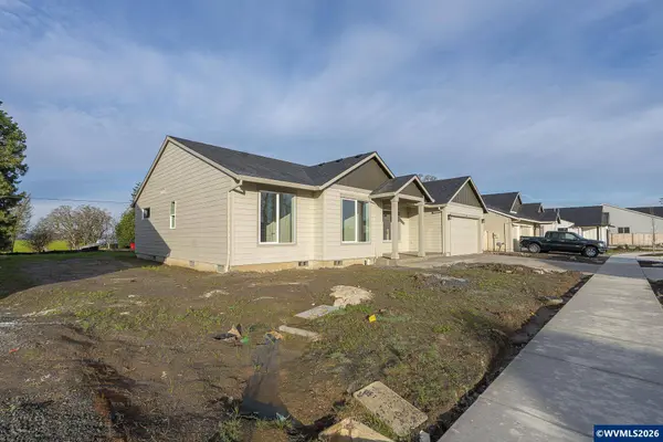 673 Parker Lp, Silverton, OR 97381