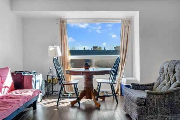 7 Castleridge WAY NE, Calgary, AB T3J 1P8