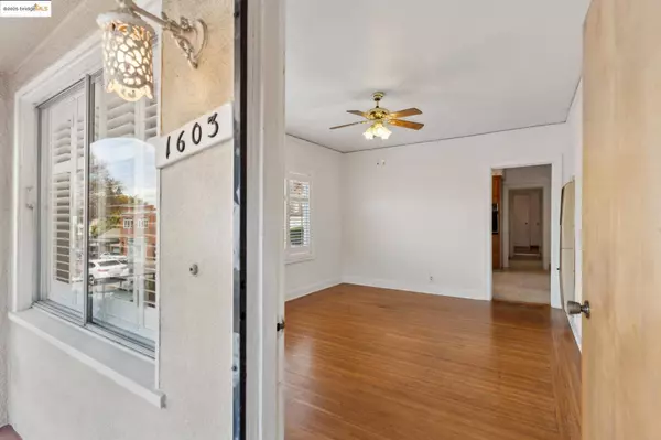 1605 Pomona St, Crockett, CA 94525