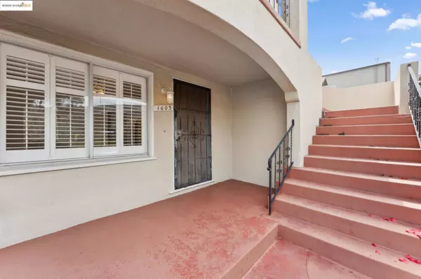 1605 Pomona St, Crockett, CA 94525