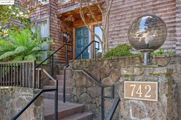 742 Wesley Way #3E, Oakland, CA 94610