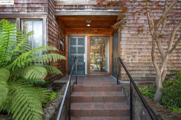 742 Wesley Way #3E, Oakland, CA 94610