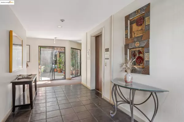 742 Wesley Way #3E, Oakland, CA 94610