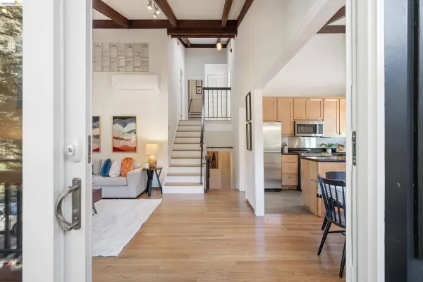 6600 Heather Ridge Way, Oakland, CA 94611