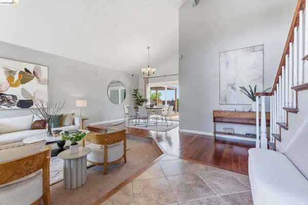2137 Pheasant Dr, Hercules, CA 94547