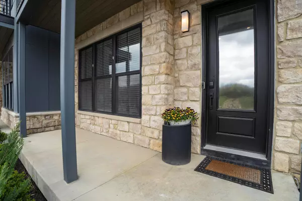 2288 Quarry Trails Drive, Columbus, OH 43228