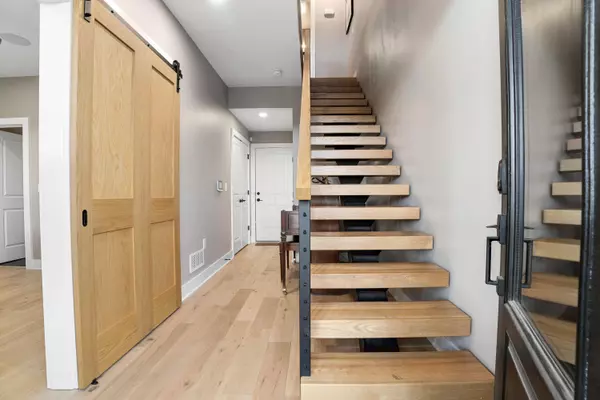 2288 Quarry Trails Drive, Columbus, OH 43228