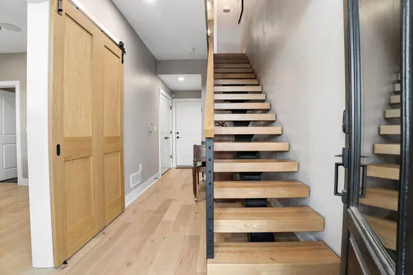 2288 Quarry Trails Drive, Columbus, OH 43228