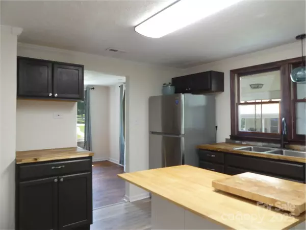 820 Baldwin AVE, Marion, NC 28752