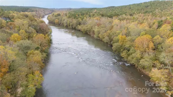 142 Broad River Highlands DR, Mooresboro, NC 28114