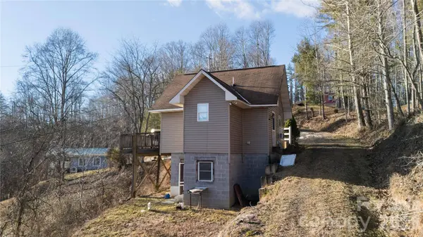 722 Union Hill Ridge RD, Green Mountain, NC 28740
