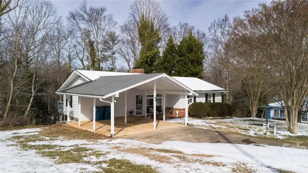 40 Forest AVE, Granite Falls, NC 28630
