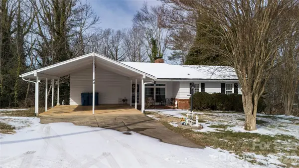 40 Forest AVE, Granite Falls, NC 28630