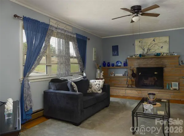 4636 Oak Hill School RD, Lenoir, NC 28645