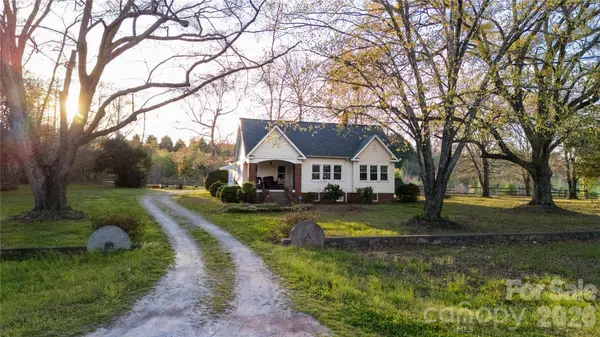 3771 Hwy 221 HWY N, Union Mills, NC 28137
