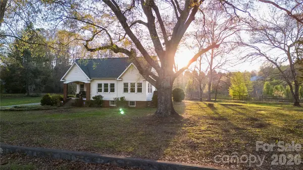 3771 Hwy 221 HWY N, Union Mills, NC 28137