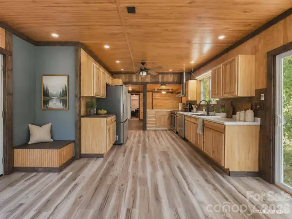 92 Buchanan DR, Bakersville, NC 28705