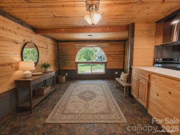 92 Buchanan DR, Bakersville, NC 28705