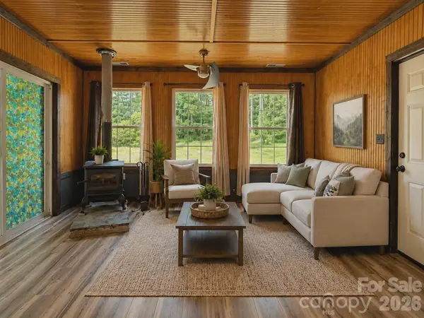92 Buchanan DR, Bakersville, NC 28705