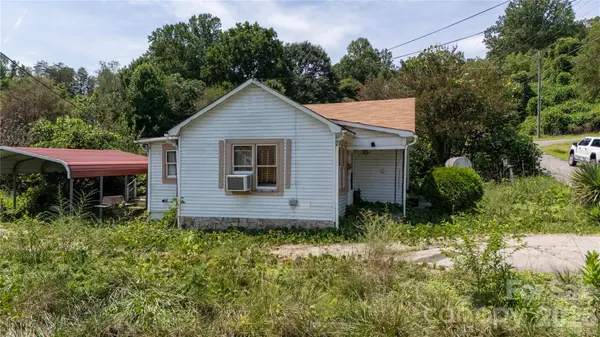 1327 Boxwood PL NW, Lenoir, NC 28645