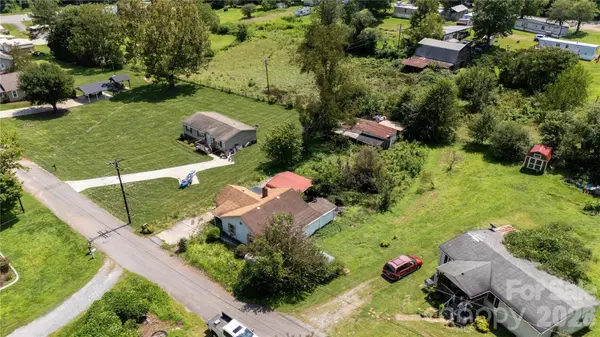 1327 Boxwood PL NW, Lenoir, NC 28645