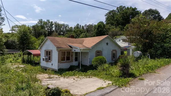 1327 Boxwood PL NW, Lenoir, NC 28645