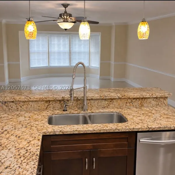 5711 Farragut St, Hollywood, FL 33021