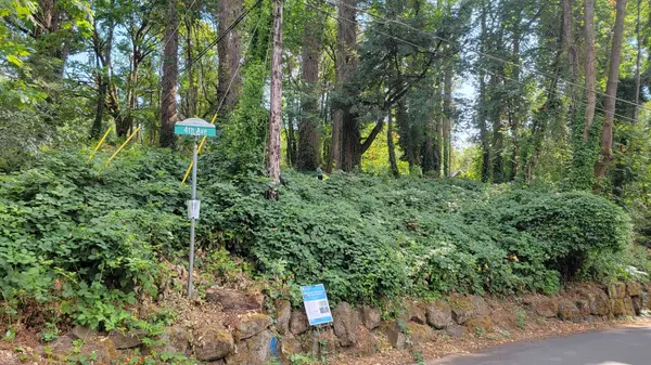 306 4th Ave, Oregon City, OR 97045-3148