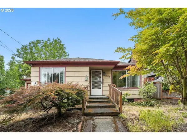 7618 SE CLAY ST, Portland, OR 97215