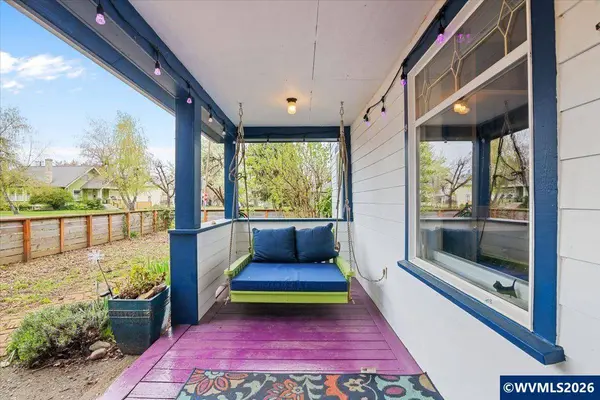 111 3RD St, Independence, OR 97351-2035