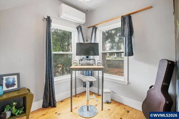 111 3RD St, Independence, OR 97351-2035