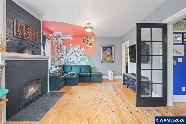 111 3RD St, Independence, OR 97351-2035