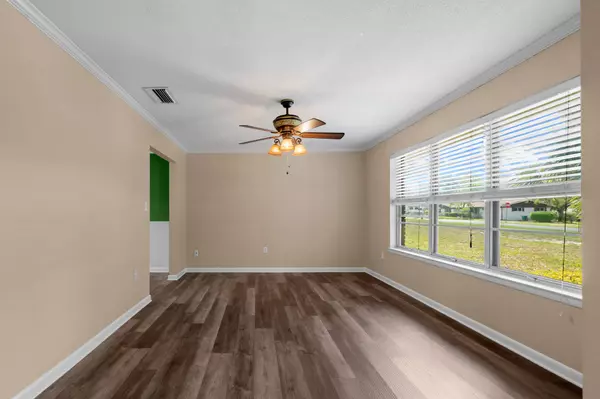 25 Poplar Avenue, Shalimar, FL 32579