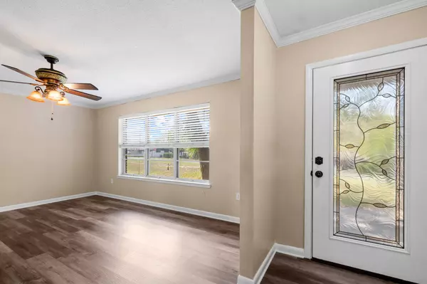 25 Poplar Avenue, Shalimar, FL 32579