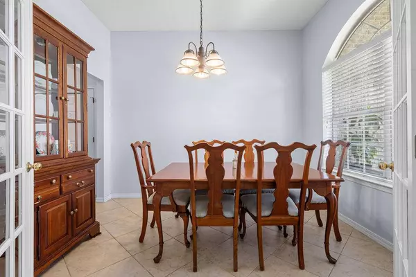 5309 Ten Point Drive, Crestview, FL 32539