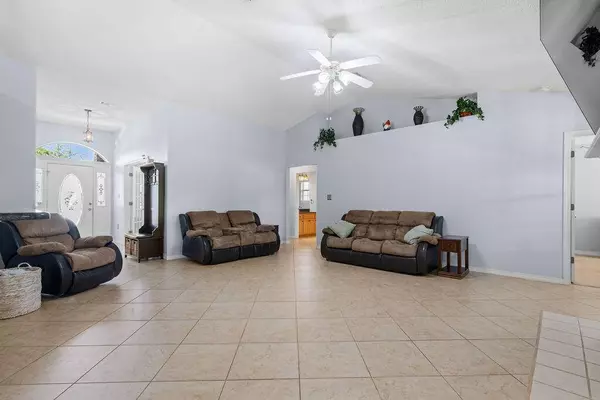 5309 Ten Point Drive, Crestview, FL 32539